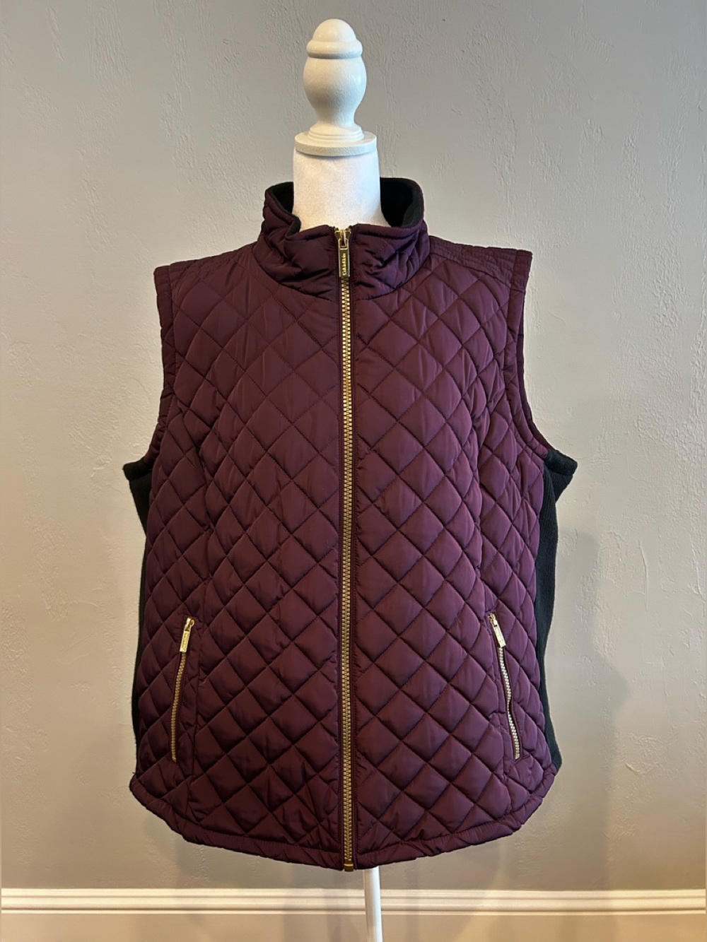 Calvin Klein Quilted Sleeveless Puffer Vest in Wine with Gold Zippers